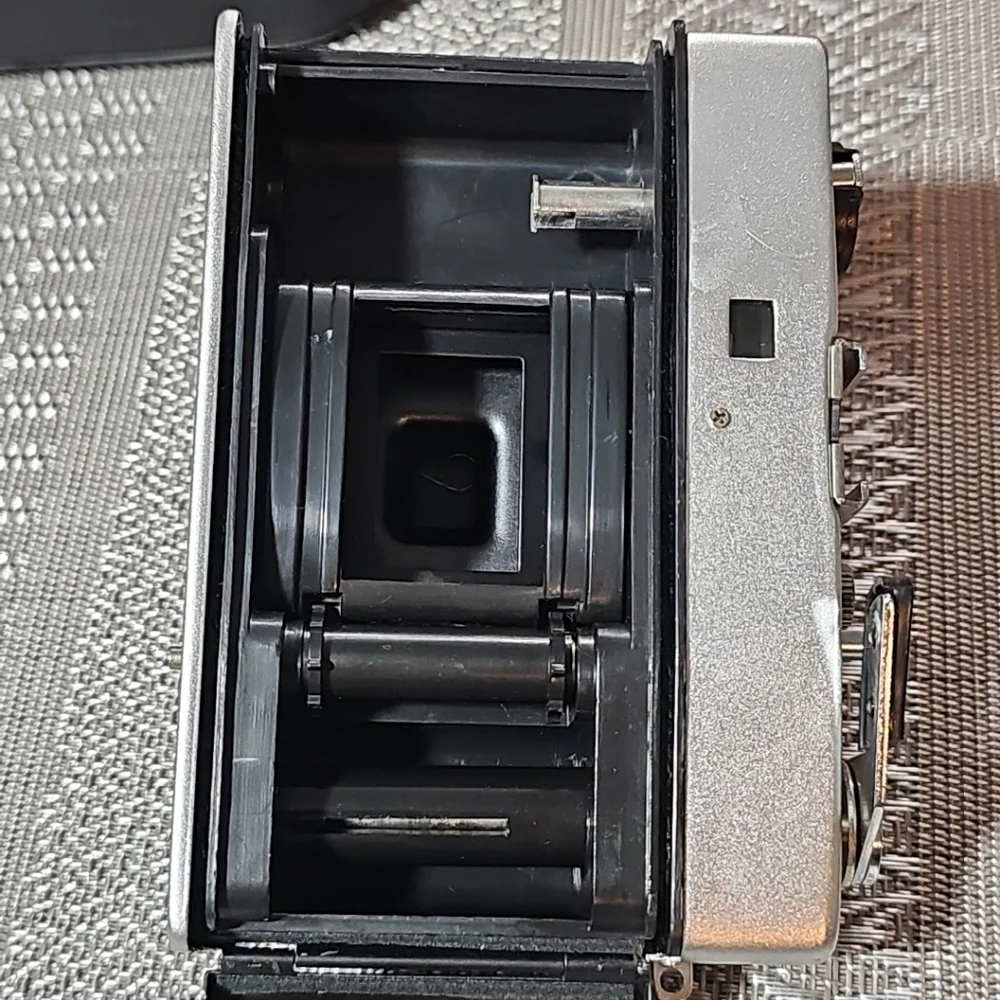 Vintage Yunon LX-5 F-45MM 35mm Point & Shoot Camera Original Packaging‎ & Case